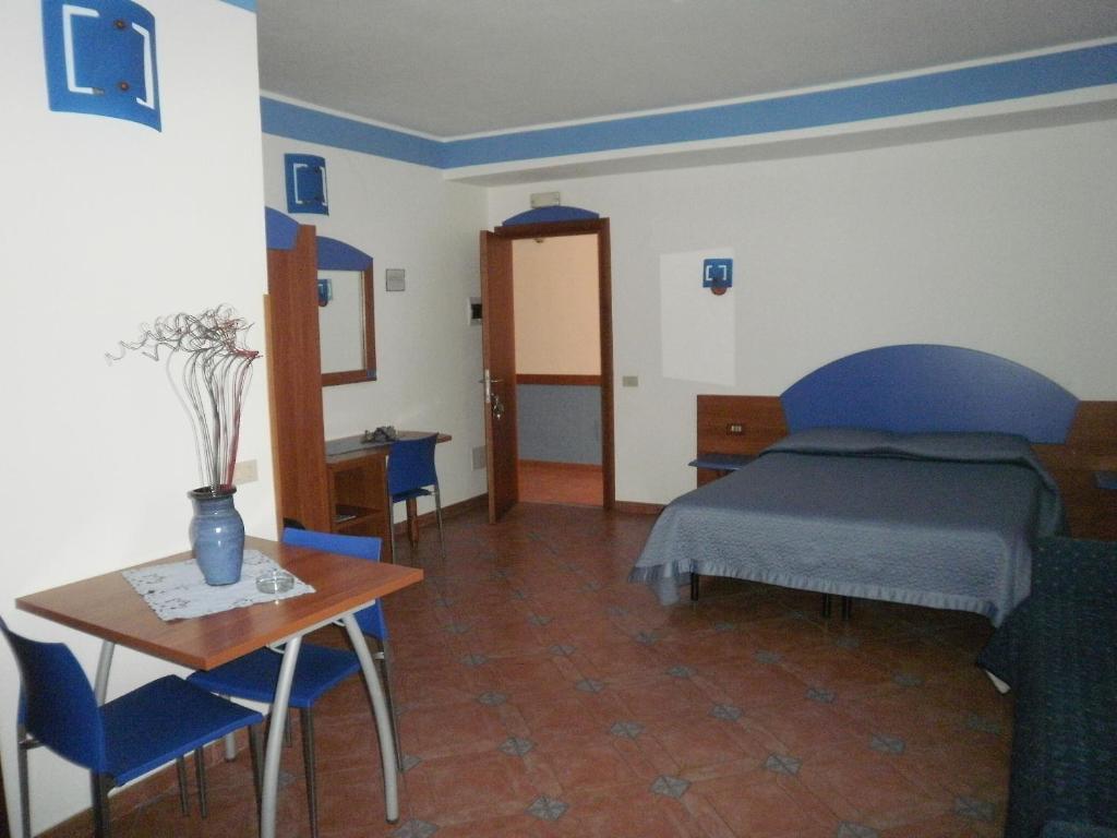 Sogni Nel Blu Aparthotel Isola di Ustica Quarto foto