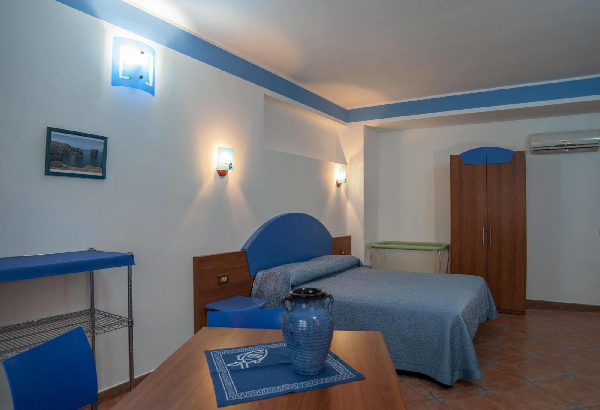 Sogni Nel Blu Aparthotel Isola di Ustica Exterior foto