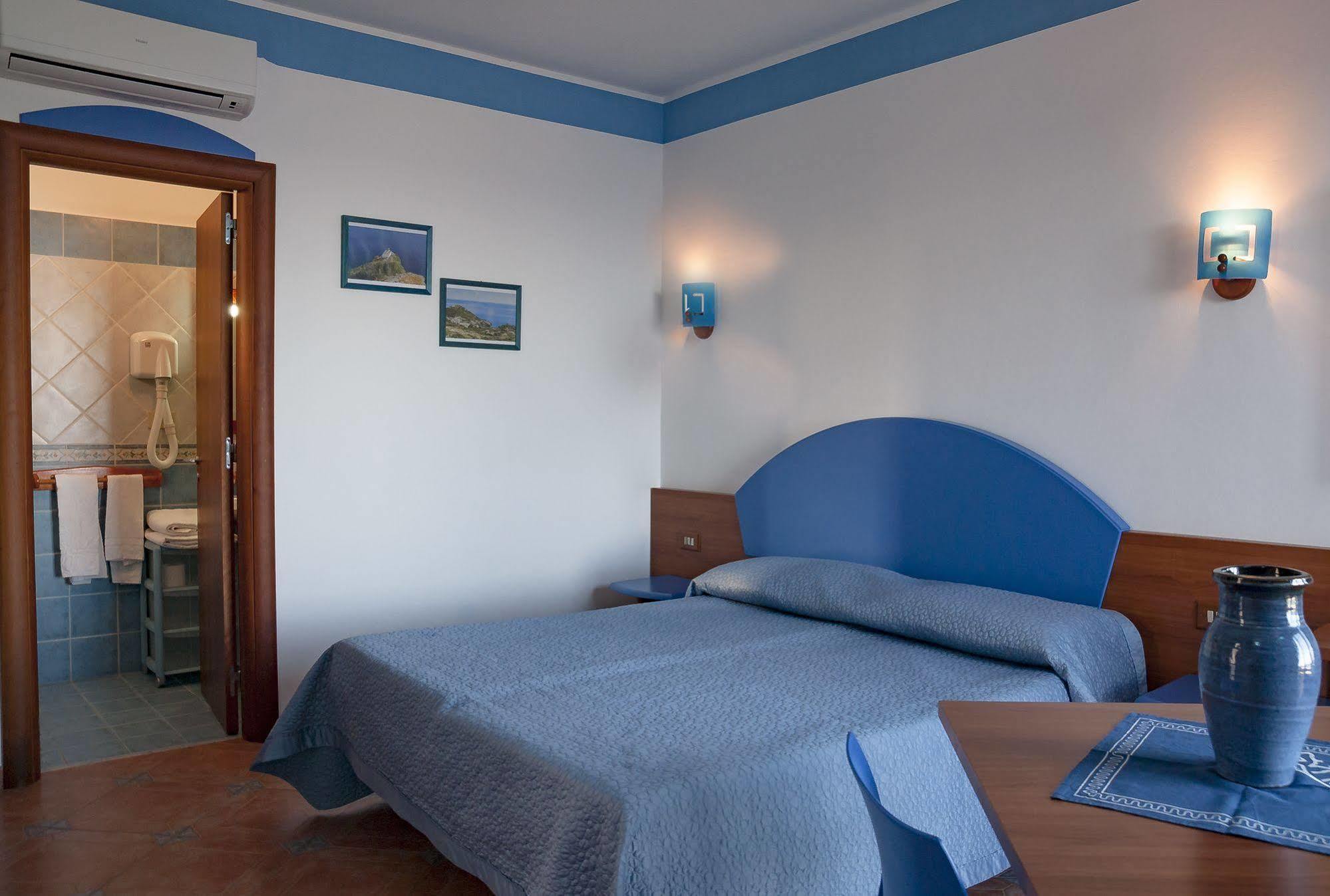 Sogni Nel Blu Aparthotel Isola di Ustica Exterior foto